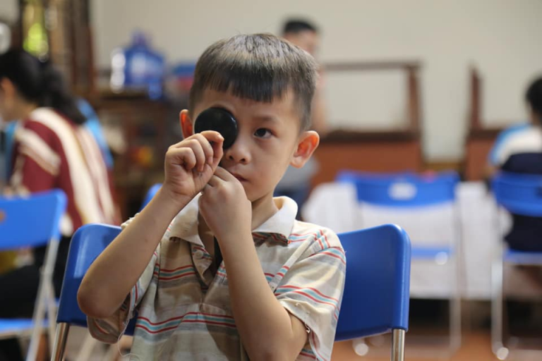 Mang ánh sáng đến Làng trẻ em SOS Việt Trì