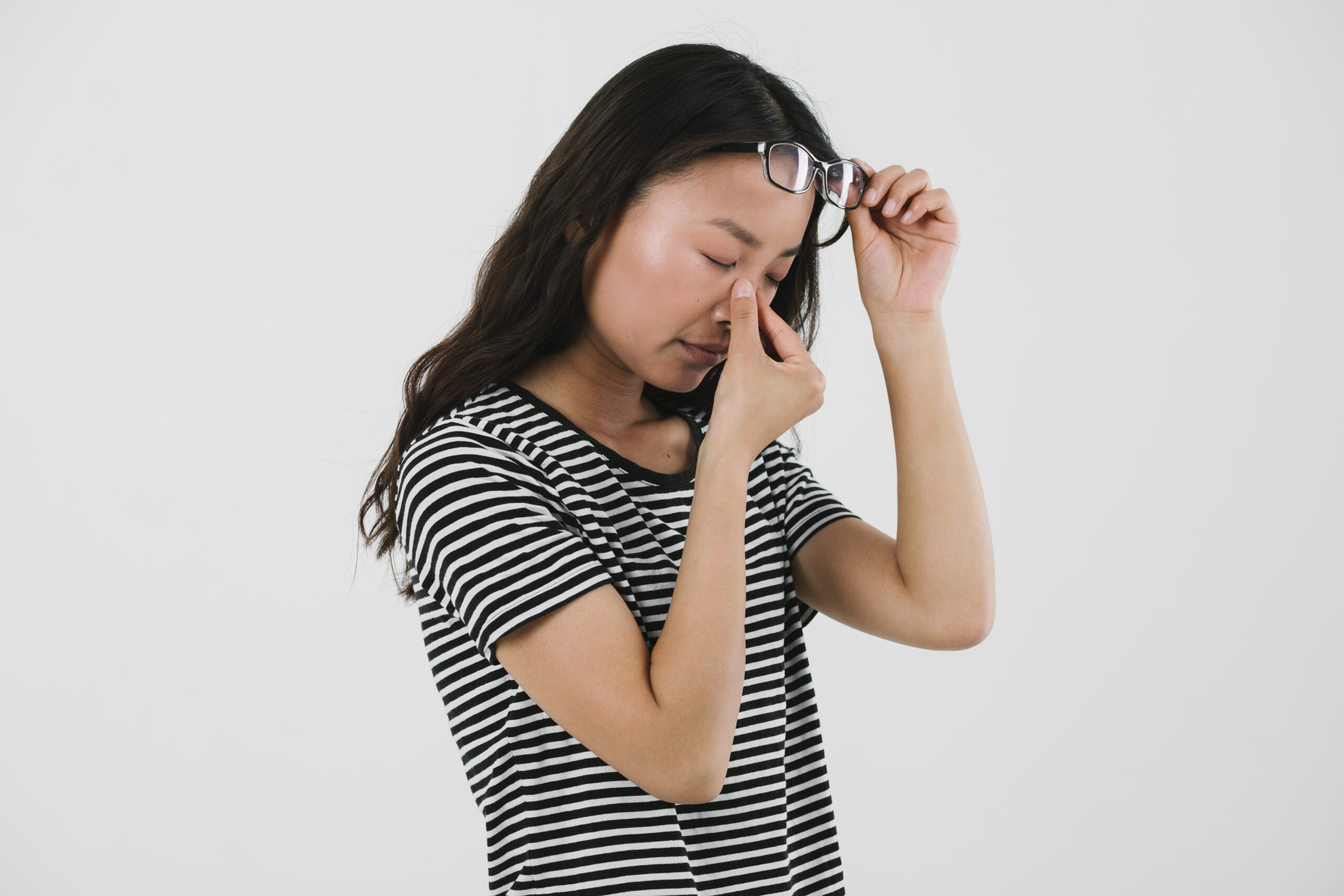 Nguy cơ ảnh hưởng đến thị lực khi dụi mắt