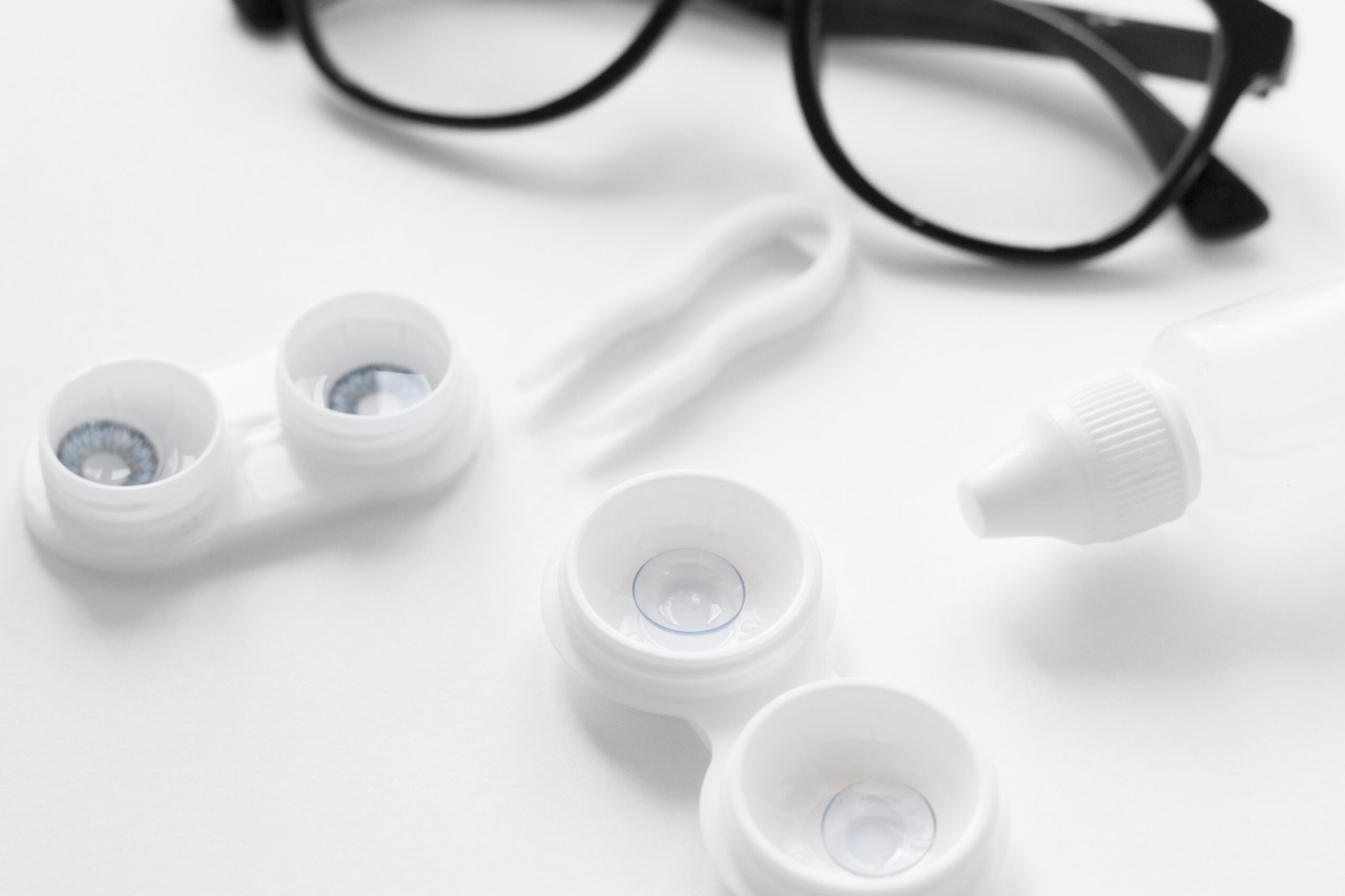 4 Điểm khác biệt giữa kính áp tròng Ortho K và kính áp tròng thường