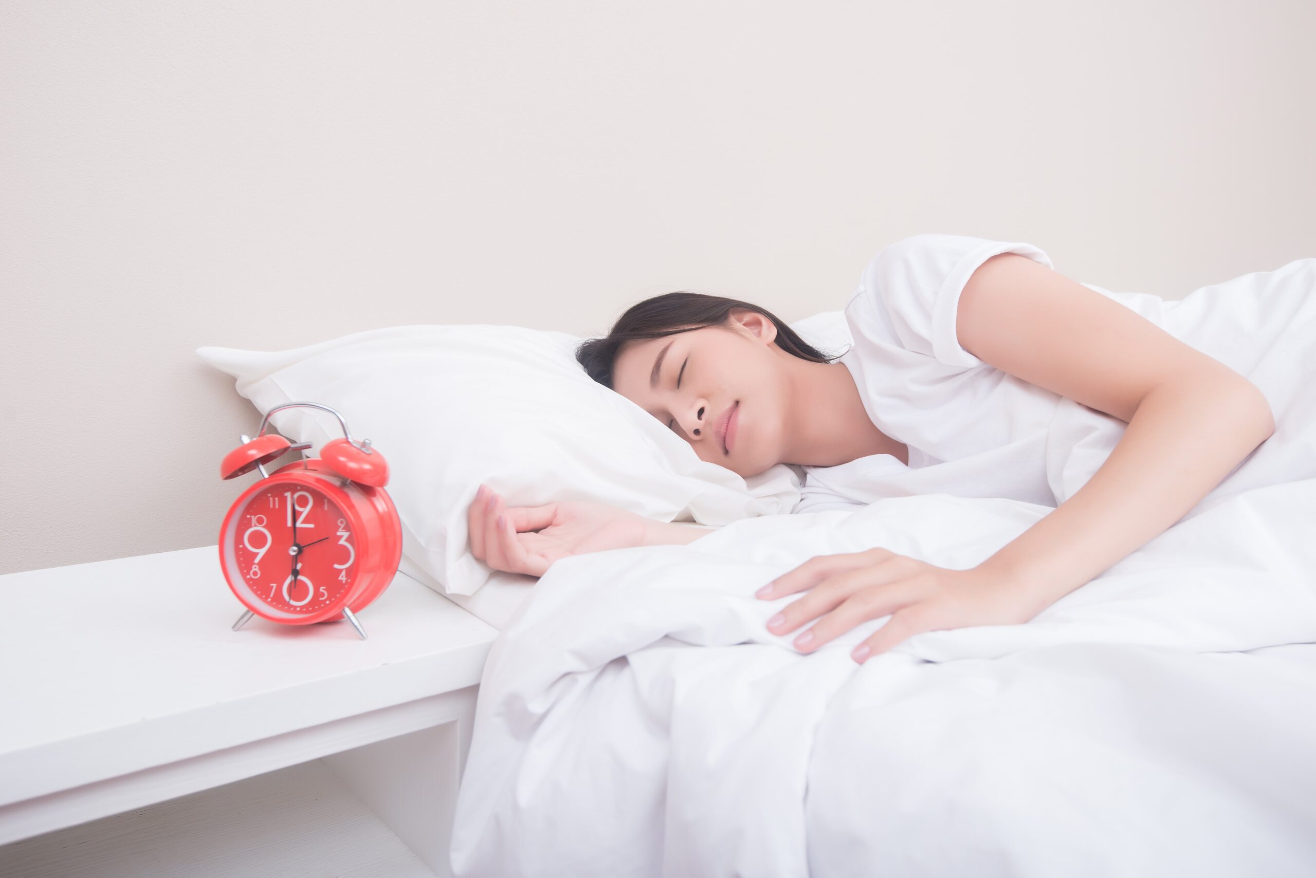 Ngủ đủ giấc và bổ sung dưỡng chất tốt cho mắt