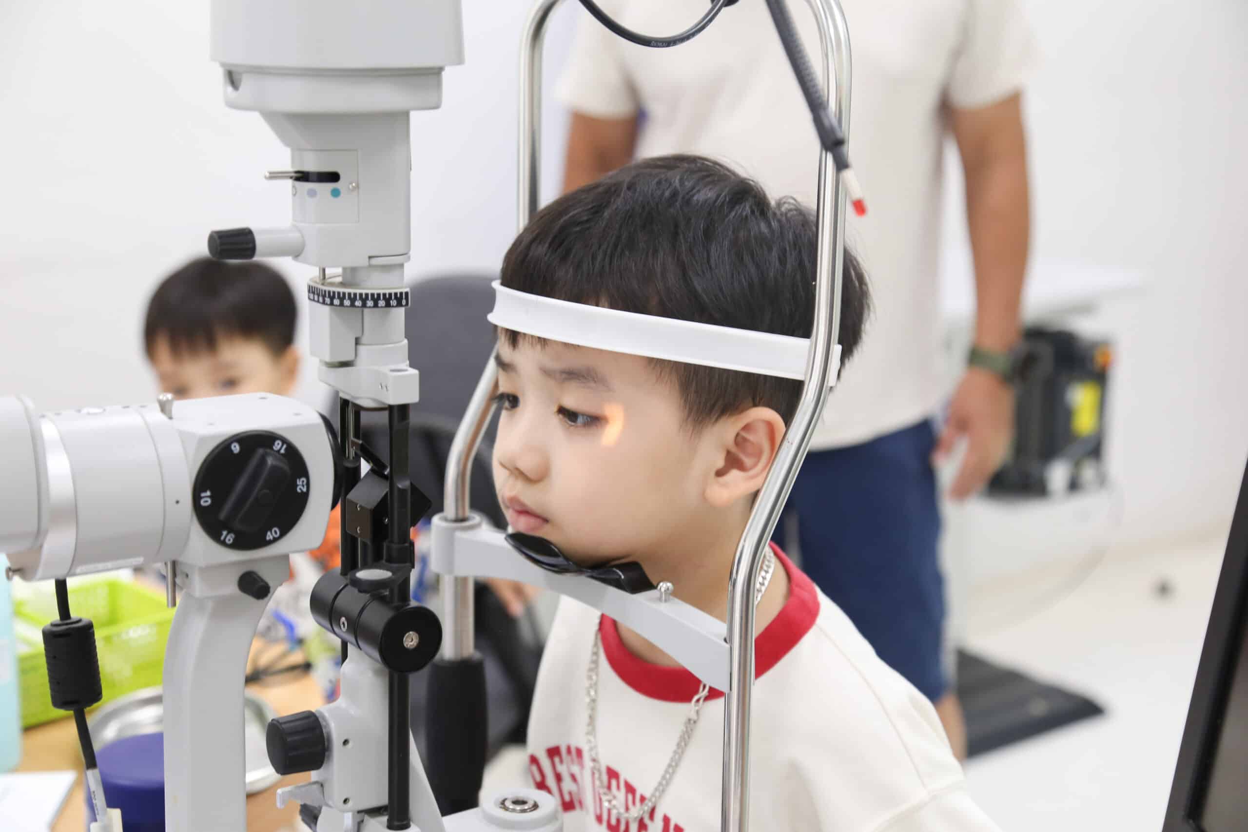 Vinmec – Alina cam kết đồng hành cùng sức khỏe thị lực trẻ học đường