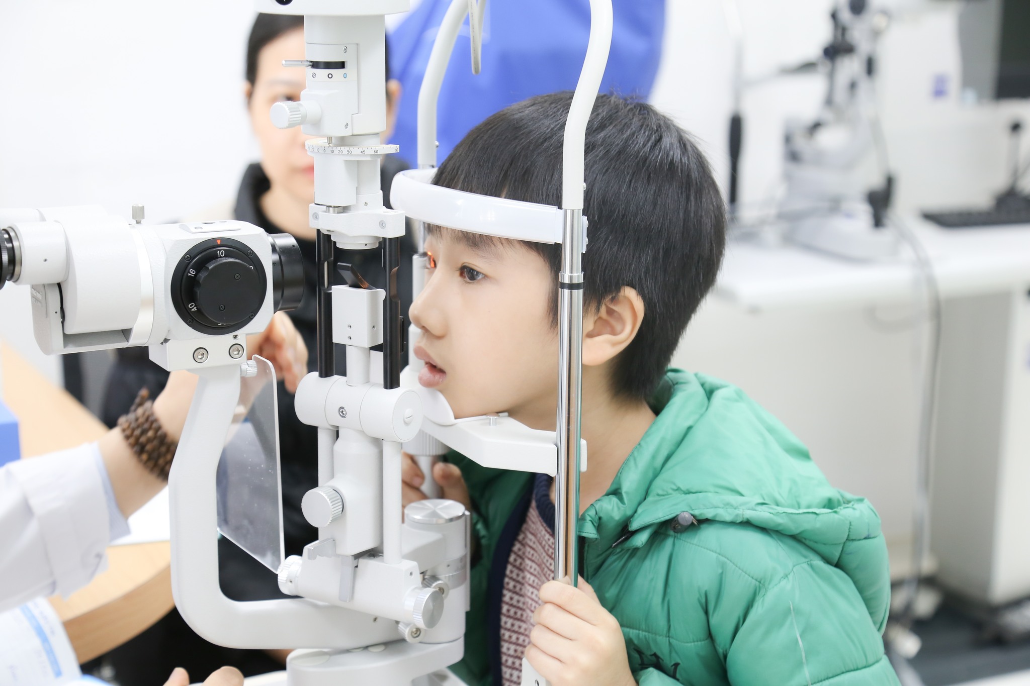 Thực trạng cận thị học đường và những rủi ro khi trì hoãn kiểm soát