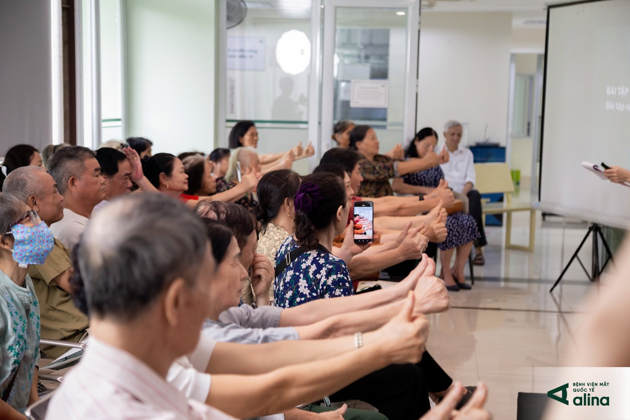 Chương trình tổ chức hội thảo chuyên sâu về đục thủy tinh thể