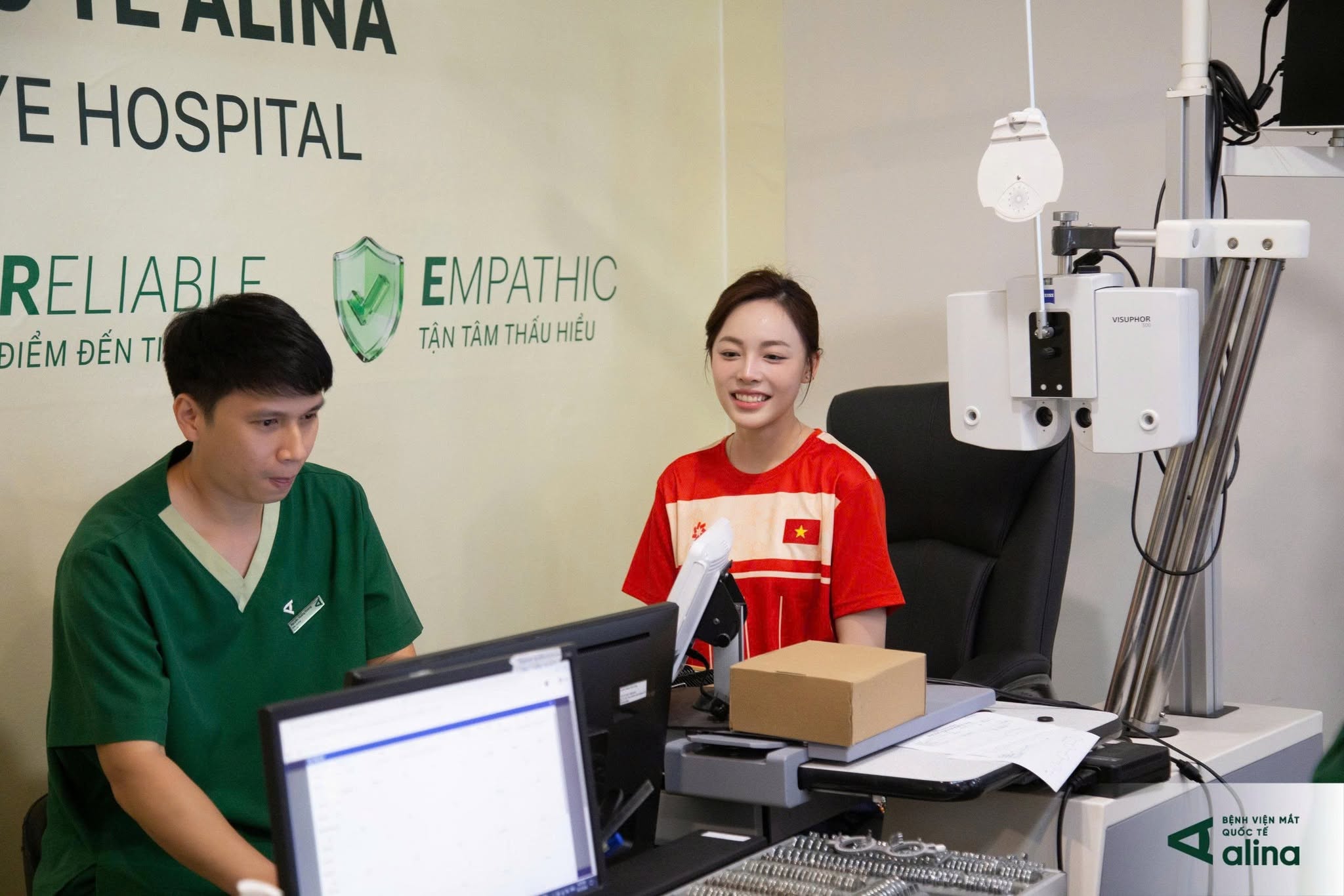Vận động viên được thăm khám thị lực chuyên sâu tại Alina